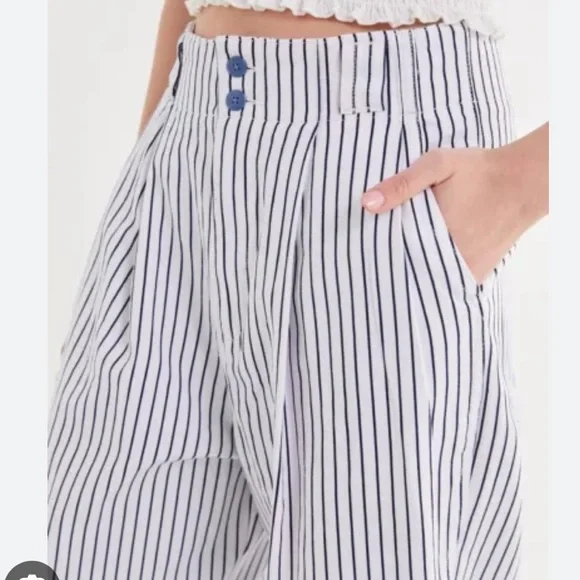 UO Urban Outfitters Mack Striped Pleated High-Waisted Trouser Pant Streetwear - Picture 7 of 7